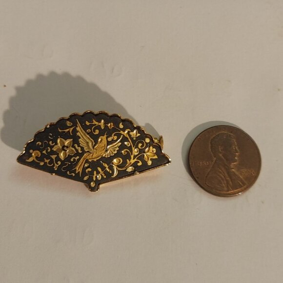 Vintage Damascene Brooch Small Gold Tone Black Enamel Fan Bird Floral Design - Picture 8 of 16